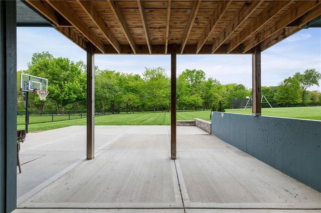 2104 Foxtail Drive, Kearney, MO 64060