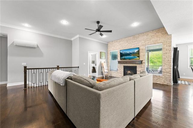 2104 Foxtail Drive, Kearney, MO 64060