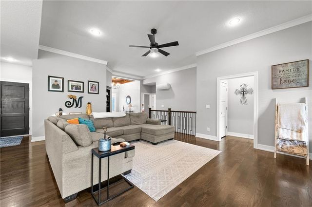 2104 Foxtail Drive, Kearney, MO 64060