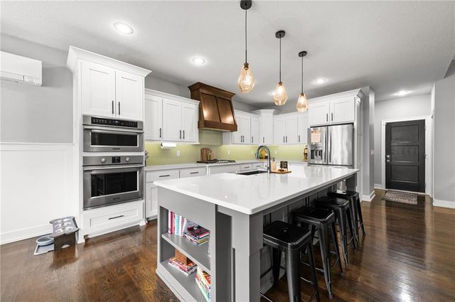 2104 Foxtail Drive, Kearney, MO 64060