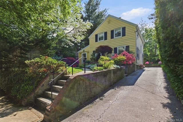 47 Onderdonk Avenue, Manhasset, NY 11030