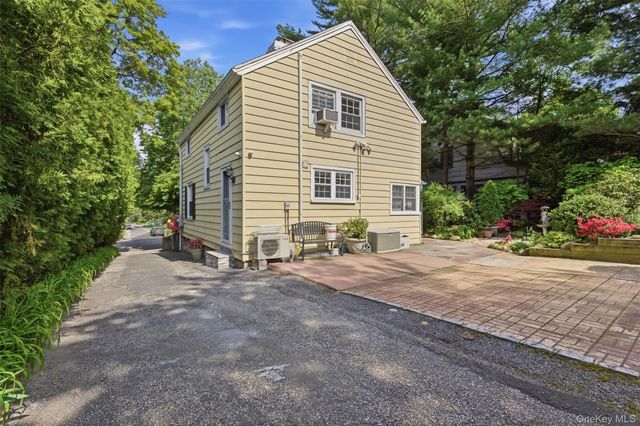 47 Onderdonk Avenue, Manhasset, NY 11030