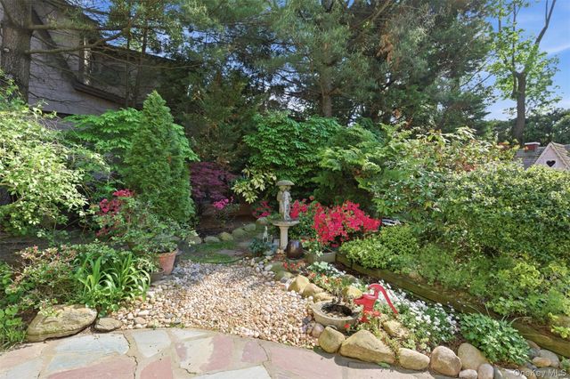 47 Onderdonk Avenue, Manhasset, NY 11030