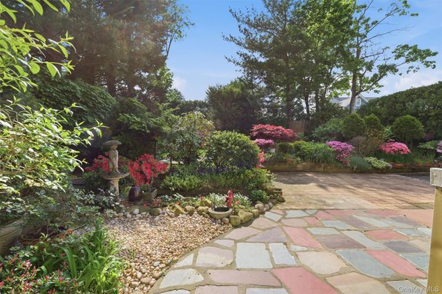 47 Onderdonk Avenue, Manhasset, NY 11030