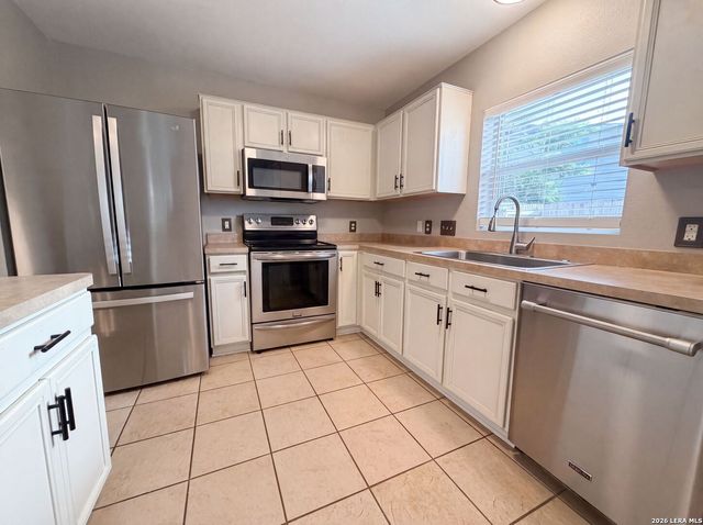 6137 Portchester, Schertz, TX 78108