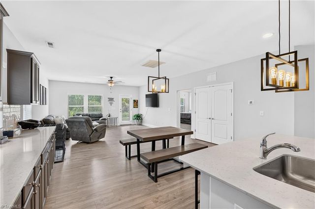 1671 Coopers Hawk Drive, Kernersville, NC 27284