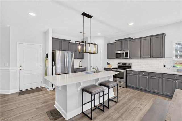 1671 Coopers Hawk Drive, Kernersville, NC 27284