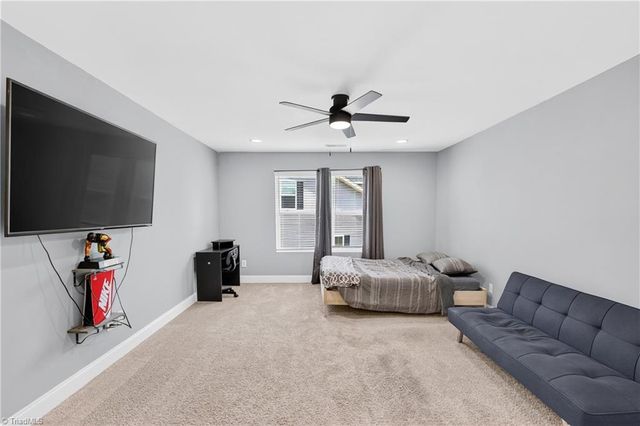 1671 Coopers Hawk Drive, Kernersville, NC 27284