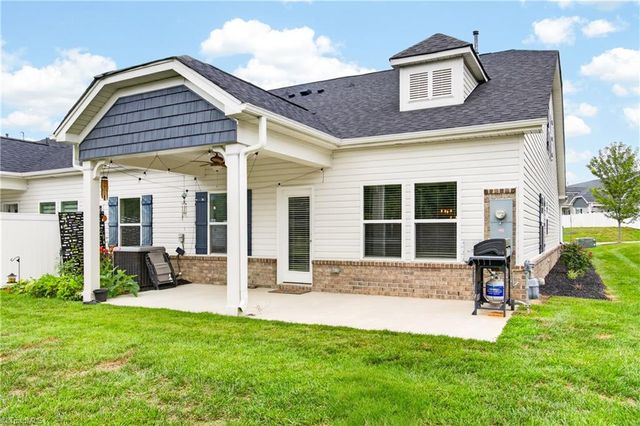 1671 Coopers Hawk Drive, Kernersville, NC 27284