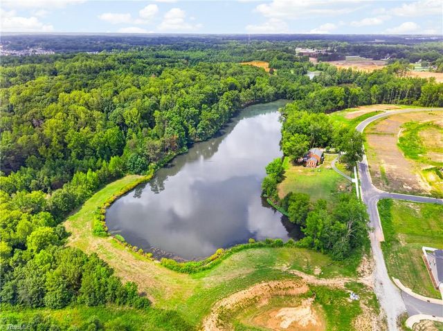 1671 Coopers Hawk Drive, Kernersville, NC 27284