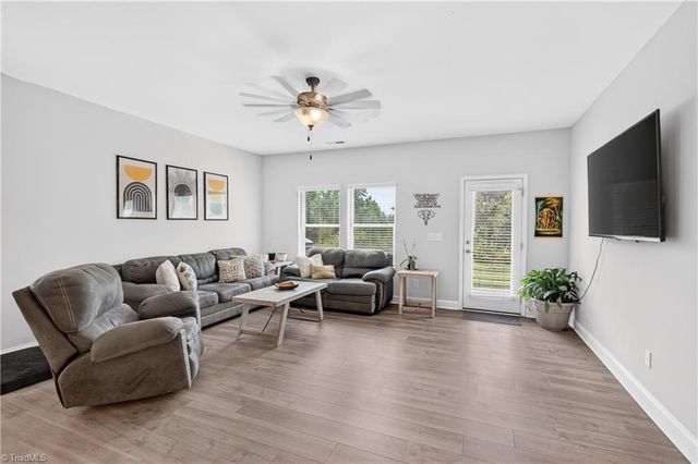 1671 Coopers Hawk Drive, Kernersville, NC 27284