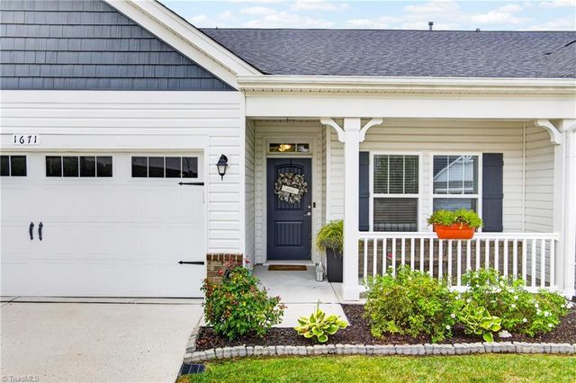 1671 Coopers Hawk Drive, Kernersville, NC 27284