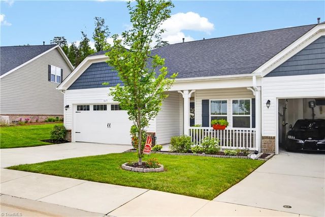 1671 Coopers Hawk Drive, Kernersville, NC 27284