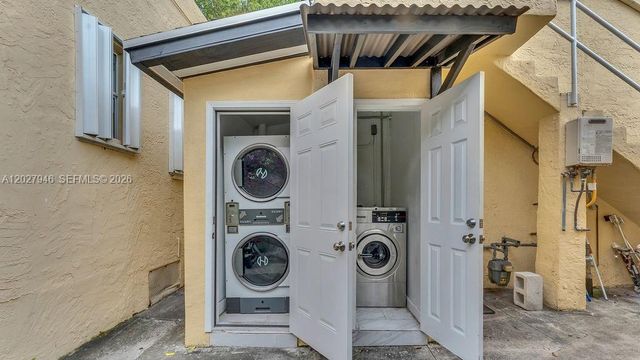 242 SW 15th Avenue, Miami, FL 33135