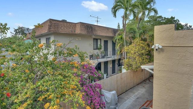 242 SW 15th Avenue, Miami, FL 33135