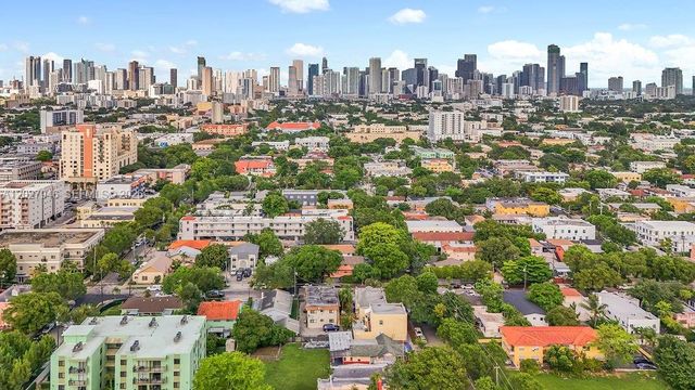 242 SW 15th Avenue, Miami, FL 33135