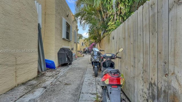 242 SW 15th Avenue, Miami, FL 33135