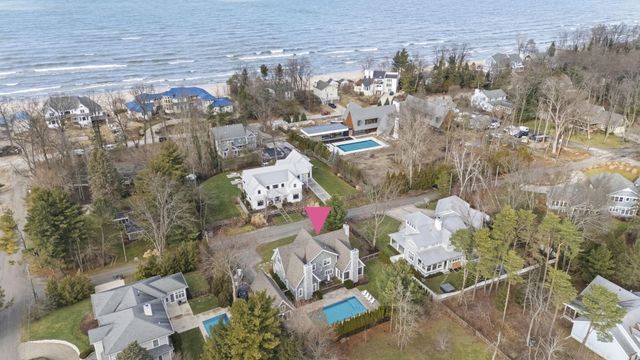 11674 Riviera Drive, New Buffalo Twp, MI 49117