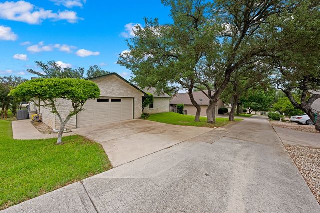 105 St Andrews Loop, Kerrville, TX 78028