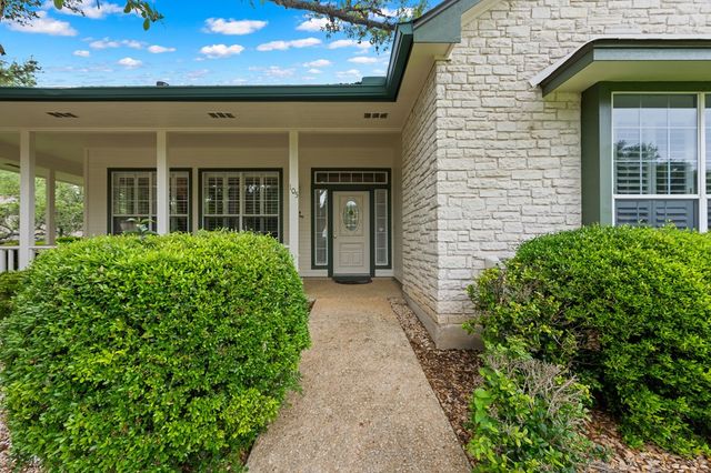 105 St Andrews Loop, Kerrville, TX 78028
