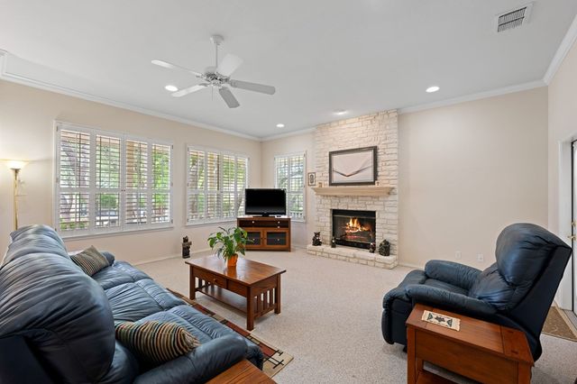 105 St Andrews Loop, Kerrville, TX 78028