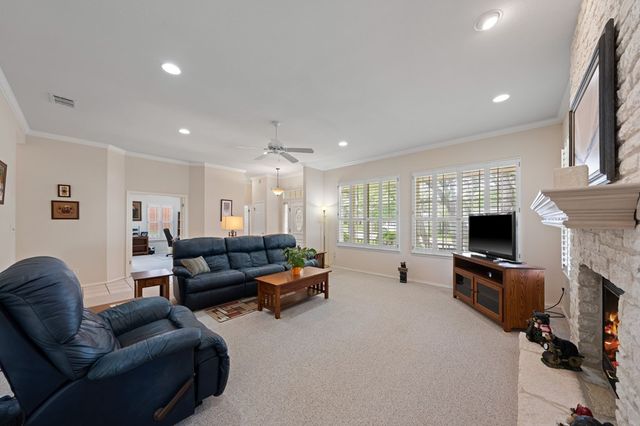 105 St Andrews Loop, Kerrville, TX 78028