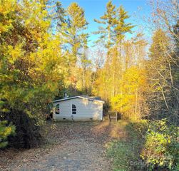 6 Woodland Street, Spruce Pine, NC 28777