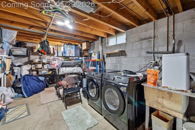 588 Illinois Street, Oceola Township, MI 48843