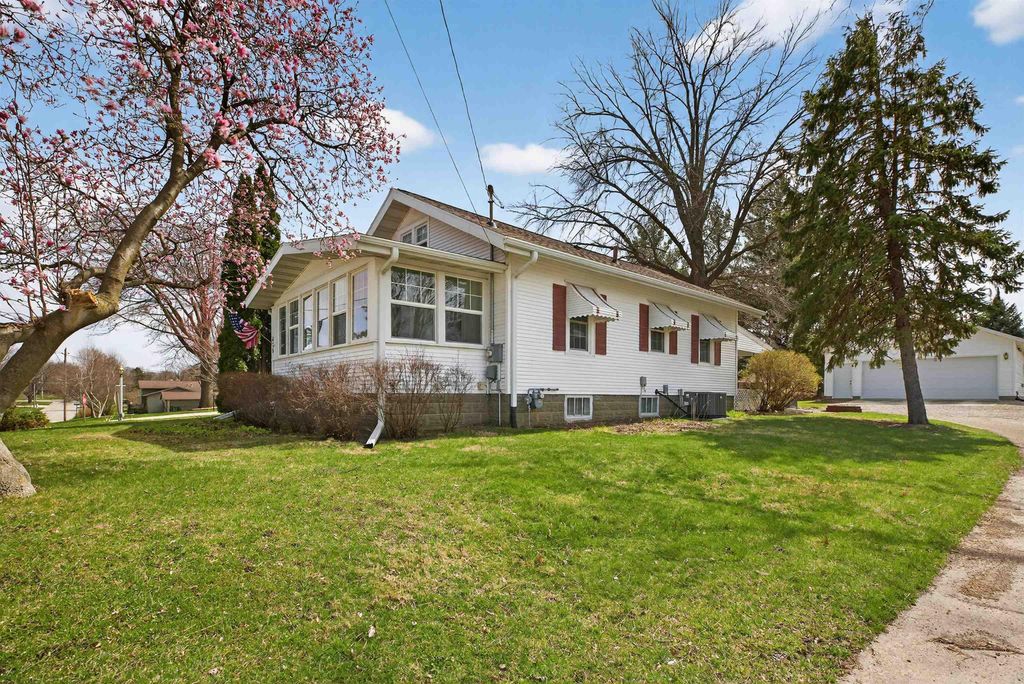 435 Martin Road, Waterloo, IA 50701