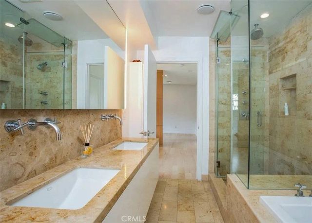 2115 Groveland, Los Angeles, CA 90046