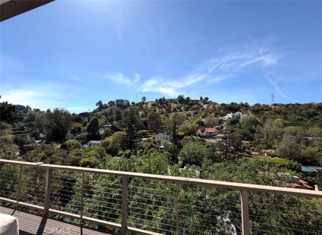 2115 Groveland, Los Angeles, CA 90046