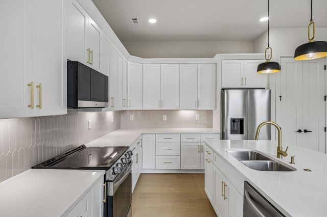 1811A Manchester Ave, Nashville, TN 37218