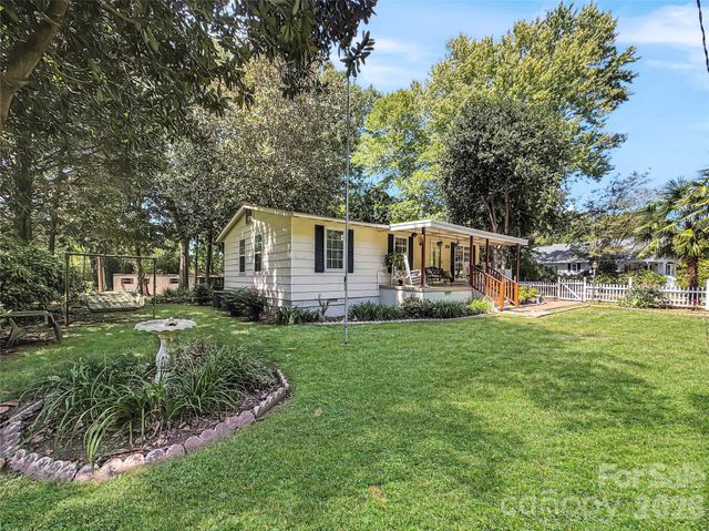 25 Stowe Street, Lowell, NC 28098