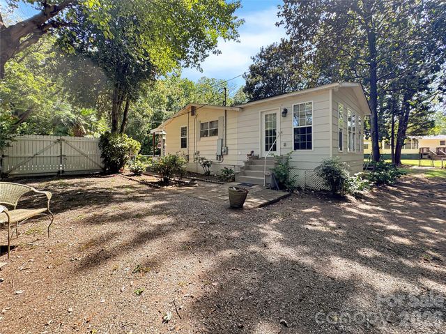 25 Stowe Street, Lowell, NC 28098