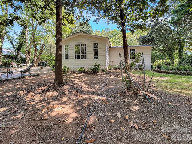 25 Stowe Street, Lowell, NC 28098