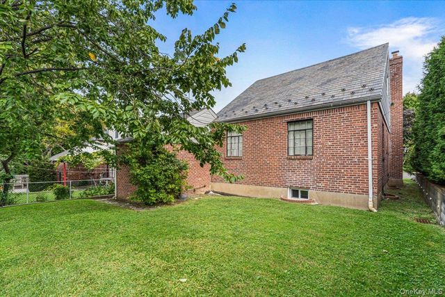 1314 145th Place, Whitestone, NY 11357