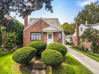 1314 145th Place, Whitestone, NY 11357