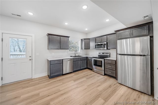 904 Assembly Road, Jeffersonville, IN 47130