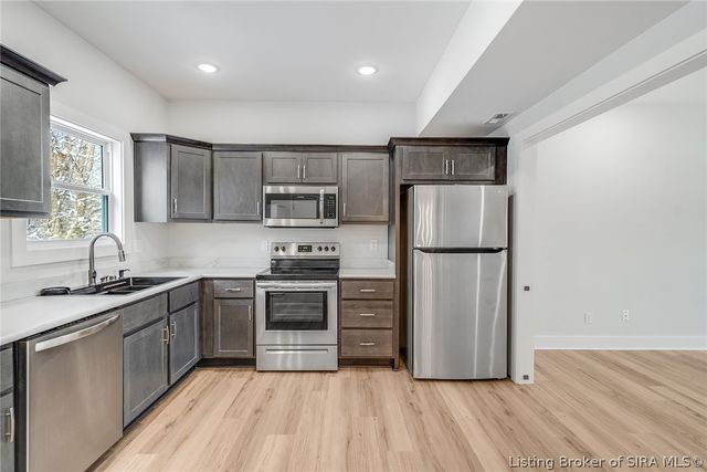 904 Assembly Road, Jeffersonville, IN 47130