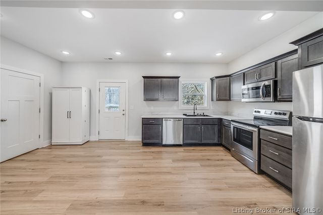 904 Assembly Road, Jeffersonville, IN 47130