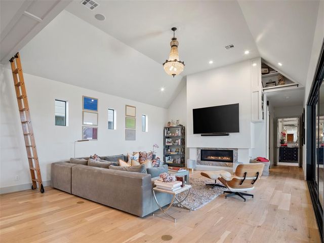 1147 NW 57th Street, Oklahoma City, OK 73118