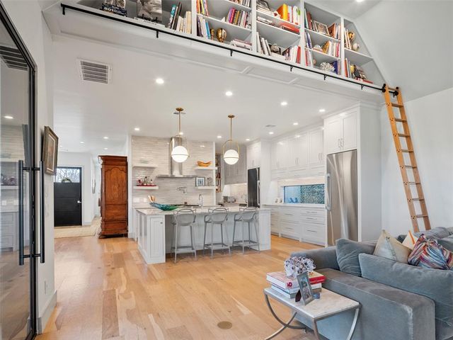 1147 NW 57th Street, Oklahoma City, OK 73118