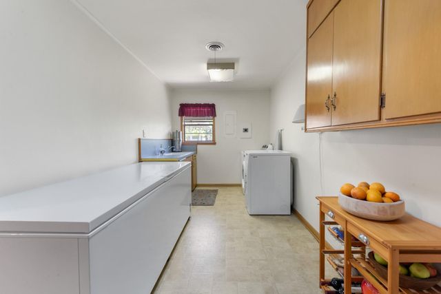 2107 Elmwood Drive, Bryan, TX 77802