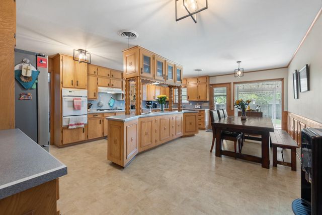 2107 Elmwood Drive, Bryan, TX 77802