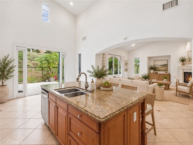 501 Luminous, Irvine, CA 92603