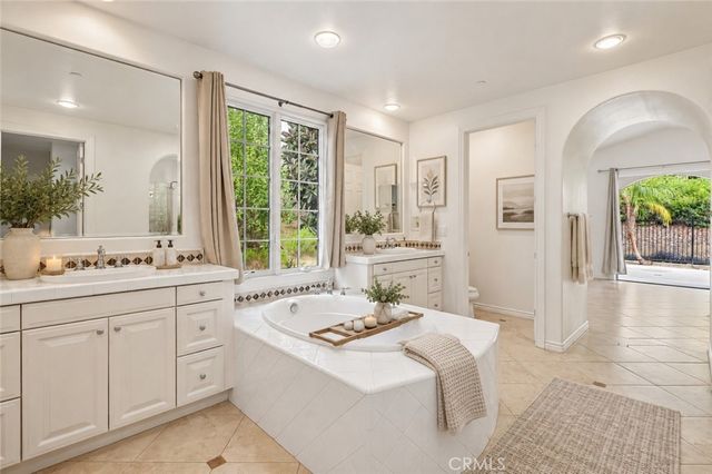 501 Luminous, Irvine, CA 92603