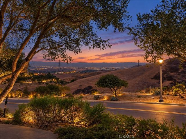 501 Luminous, Irvine, CA 92603
