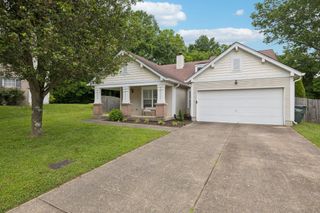 808 Garrett Way Ct, Antioch, TN 37013
