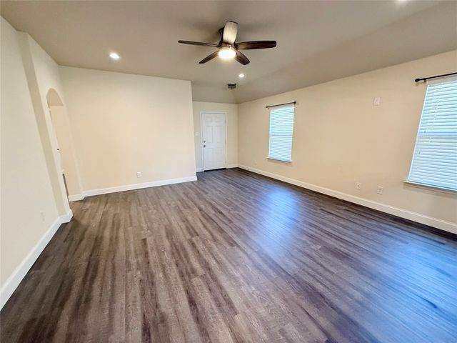 1052 Decker Drive, Fate, TX 75189