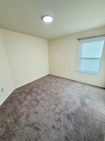 1052 Decker Drive, Fate, TX 75189